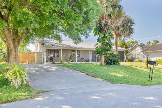 2 of 42 - 1415 16th Court Sw, Vero Beach, FL