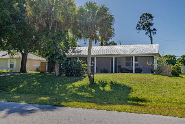 3 of 42 - 1415 16th Court Sw, Vero Beach, FL