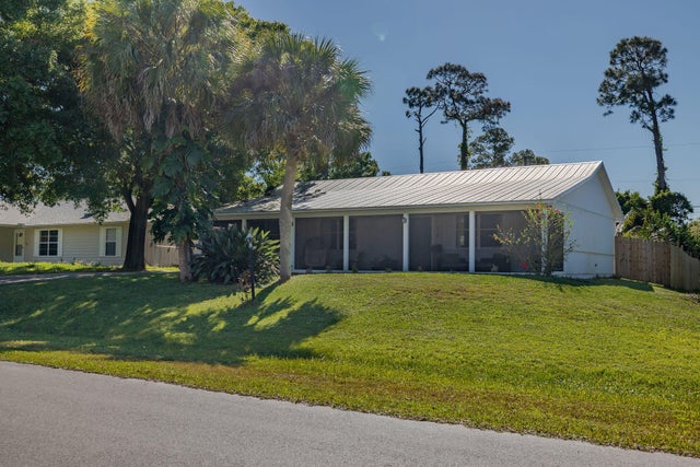 5 of 42 - 1415 16th Court Sw, Vero Beach, FL