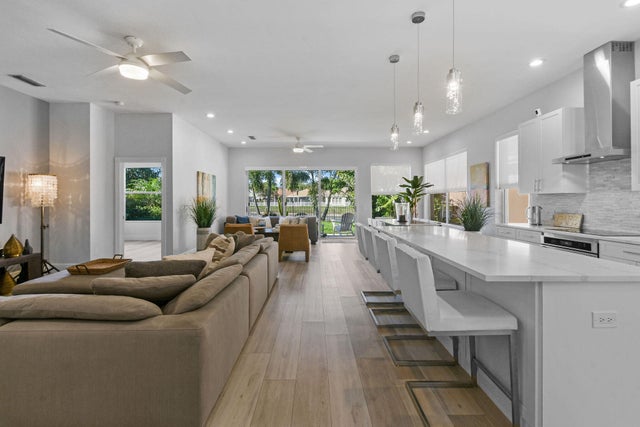 4 of 44 - 165 Hampton Pl, Jupiter, FL