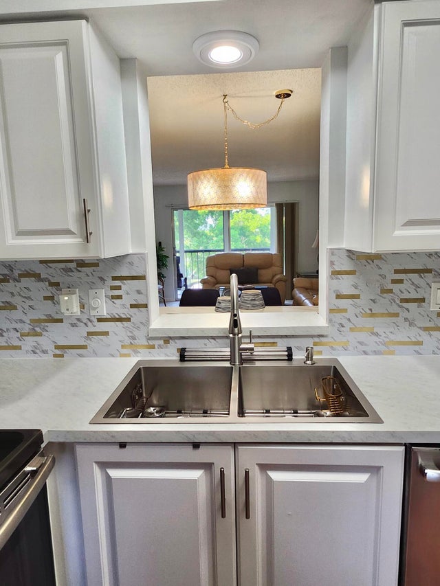 3 of 47 - 7185 Huntington Lane #405, Delray Beach, FL