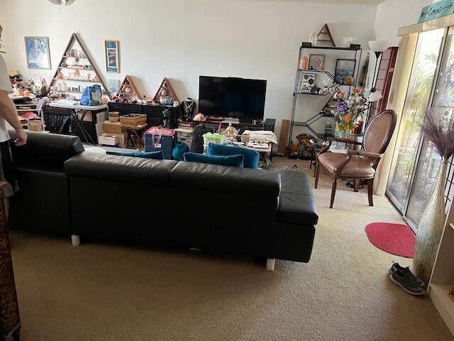 2 of 10 - 3808 Set Dr, Lake Worth, FL