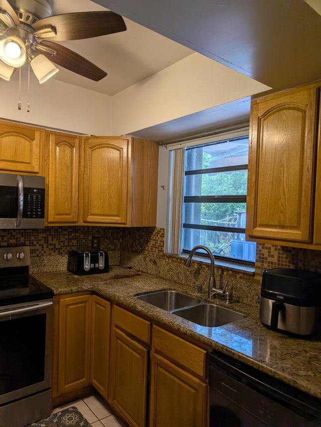 4 of 22 - 3171 Jackson Boulevard, Fort Lauderdale, FL
