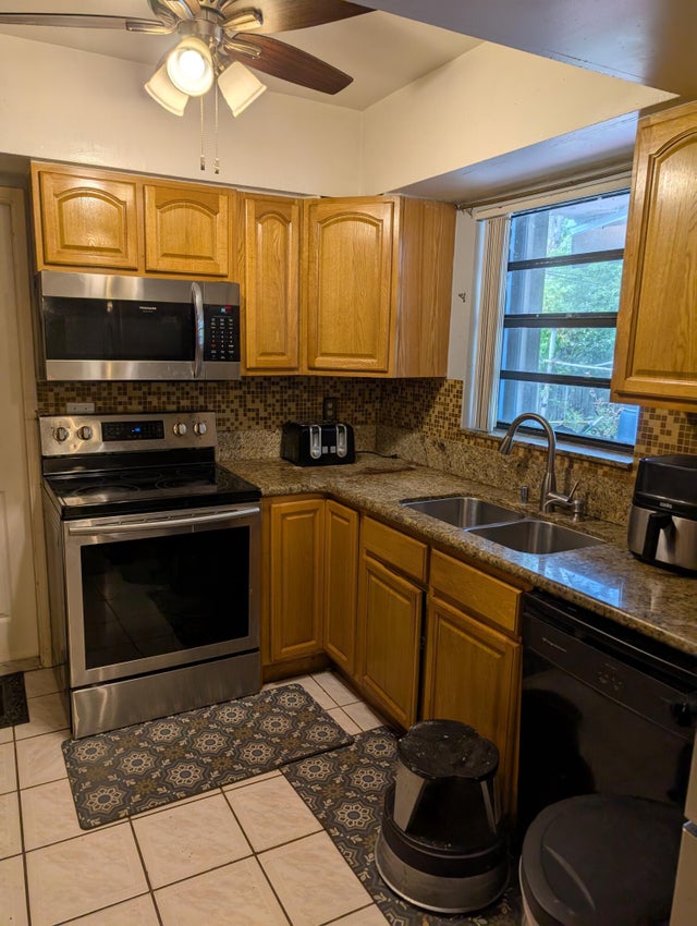 5 of 22 - 3171 Jackson Boulevard, Fort Lauderdale, FL