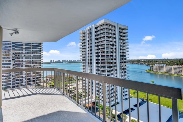 5 of 40 - 108 Lakeshore Drive #1441, North Palm Beach, FL