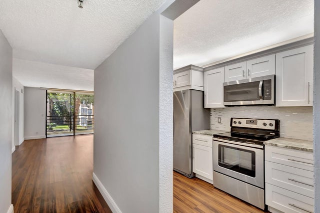 4 of 37 - 4700 Lucerne Lakes Boulevard #206, Lake Worth, FL