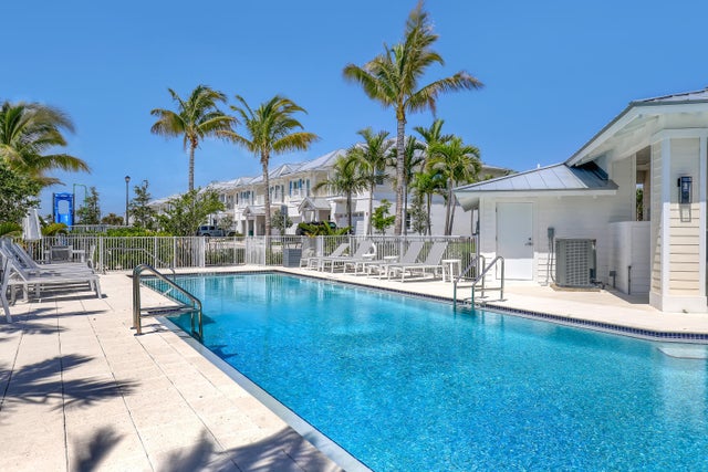 3 of 42 - 109 Royal Palm Circle, Tequesta, FL