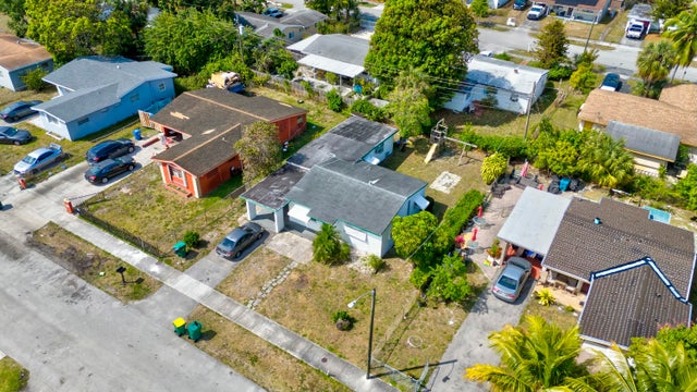 4 of 19 - 3121 Nw 4 Court, Lauderhill, FL