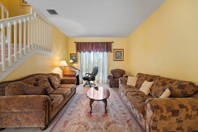 3 of 37 - 5002 Victoria Circle, West Palm Beach, FL