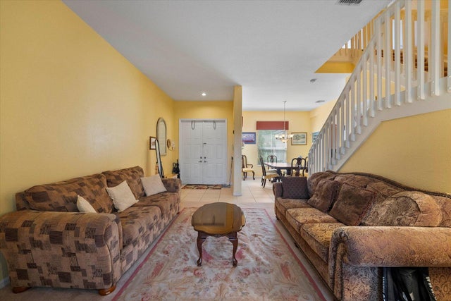 5 of 37 - 5002 Victoria Circle, West Palm Beach, FL