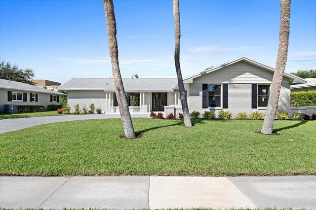 1 of 33 - 11569 Landing Place, North Palm Beach, FL