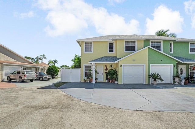 1 of 27 - 10293 Boynton Place Cir, Boynton Beach, FL