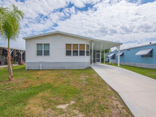 1 of 34 - 15 Se Iberian Lane, Port Saint Lucie, FL