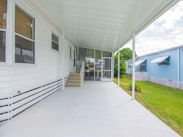 5 of 34 - 15 Se Iberian Lane, Port Saint Lucie, FL