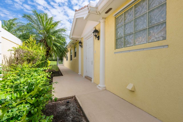3 of 37 - 10701 Sw Hartwick Drive, Port Saint Lucie, FL