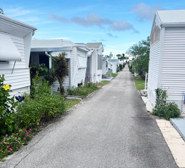 3 of 26 - 23 Hibiscus Drive #i, Briny Breezes, FL