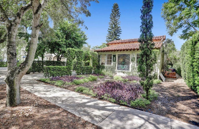2 of 32 - 1107 Alhambra Circle, Coral Gables, FL