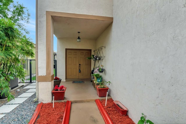 2 of 19 - 4940 Pelican Manor, Coconut Creek, FL