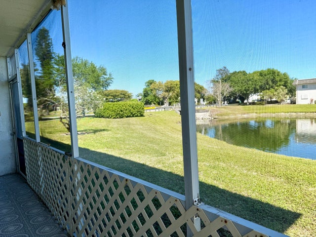 2 of 20 - 401 Chatham T, West Palm Beach, FL
