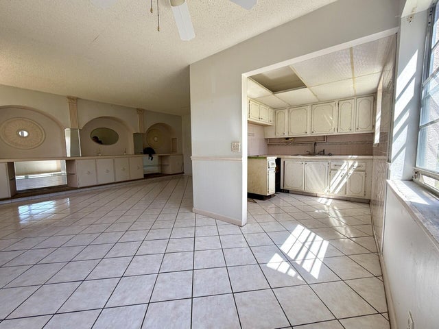 3 of 20 - 401 Chatham T, West Palm Beach, FL
