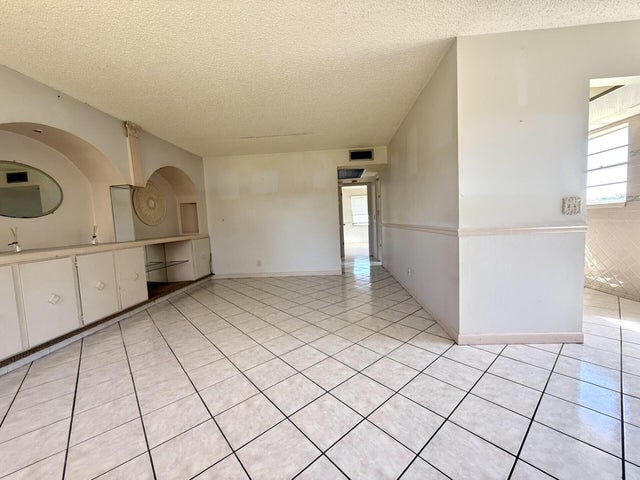 4 of 20 - 401 Chatham T, West Palm Beach, FL