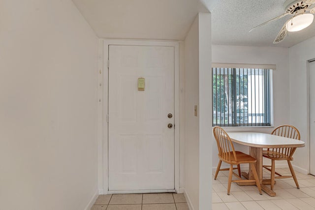 3 of 18 - 3146 Via Poinciana #203, Lake Worth, FL