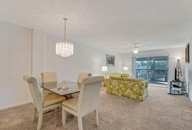 4 of 18 - 3146 Via Poinciana #203, Lake Worth, FL