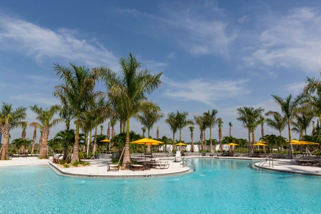 3 of 25 - 4402 Longwood Lake Square, Westlake, FL