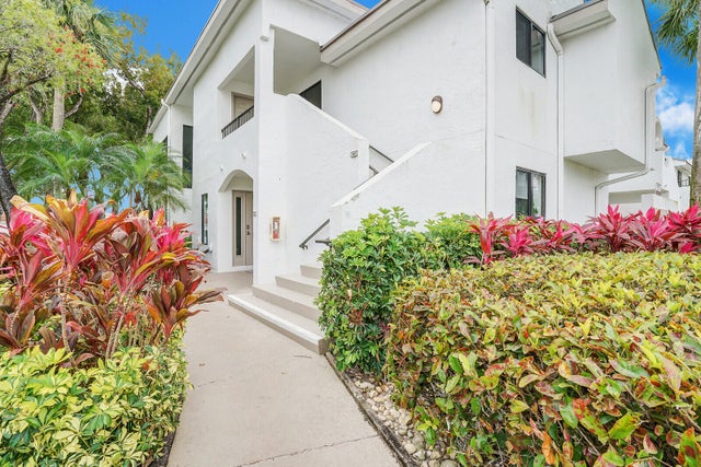 3 of 52 - 7527 Glendevon Lane #805, Delray Beach, FL