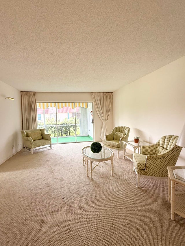 4 of 34 - 734 Nantucket Circle, Lake Worth, FL