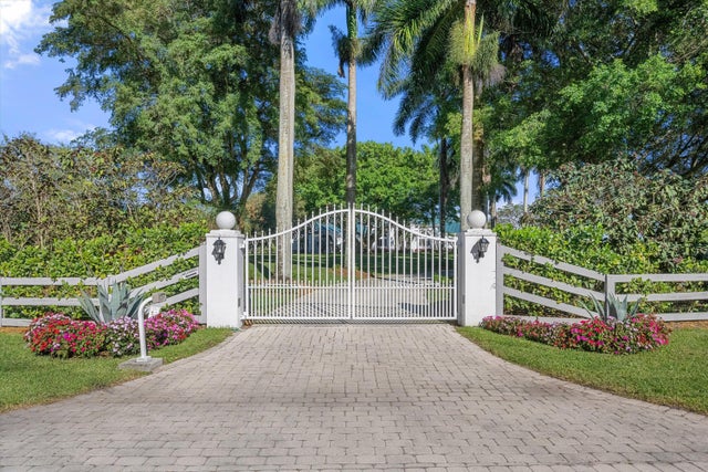 1 of 76 - 3220 Santa Barbara Dr, Wellington, FL