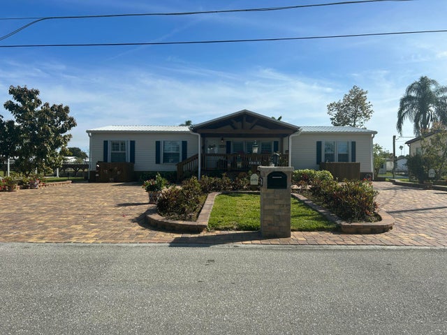 1 of 21 - 2004 Se 30th St, Okeechobee, FL