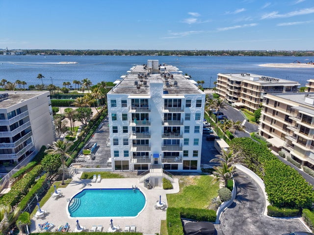 5 of 50 - 3230 S Ocean Boulevard #c105, Palm Beach, FL