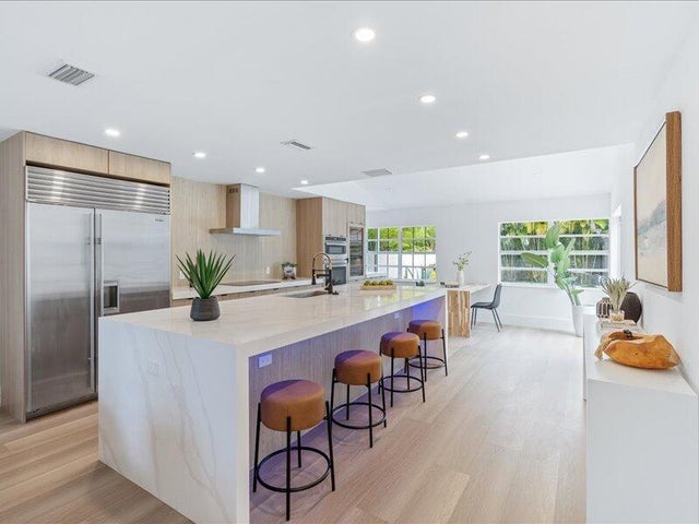 5 of 14 - 898 Dickens Pl, West Palm Beach, FL