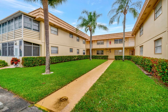 2 of 30 - 200 Saxony E, Delray Beach, FL
