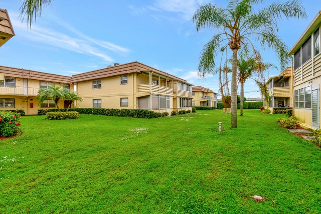 5 of 30 - 200 Saxony E, Delray Beach, FL