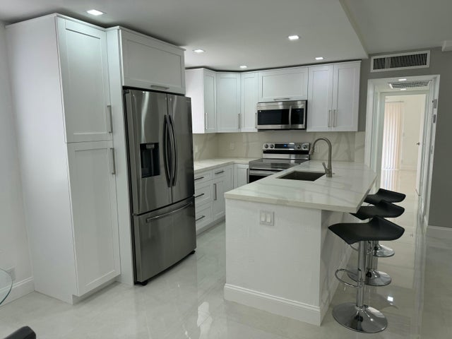 4 of 31 - 440 Saxony J, Delray Beach, FL