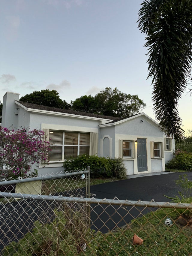 2 of 30 - 701 Sw 8th Avenue, Delray Beach, FL