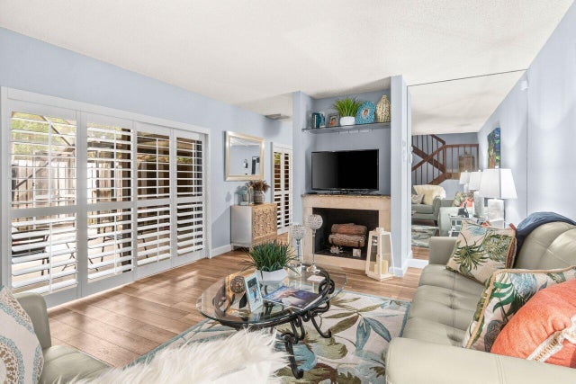 3 of 24 - 303 3rd Lane, Palm Beach Gardens, FL