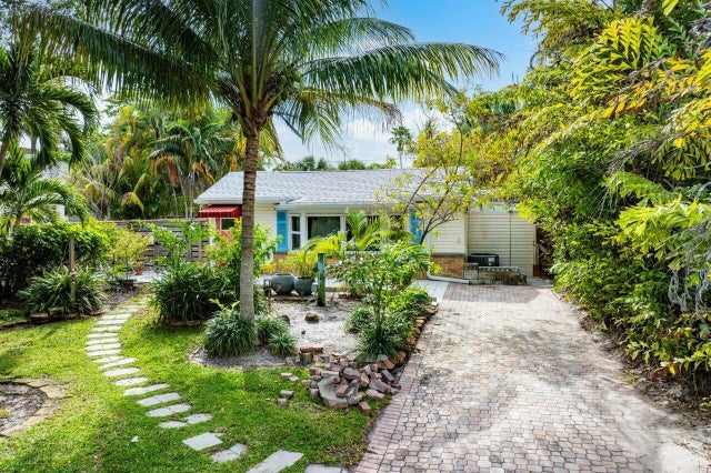 2 of 34 - 321 N Lakeside Drive, Lake Worth Beach, FL