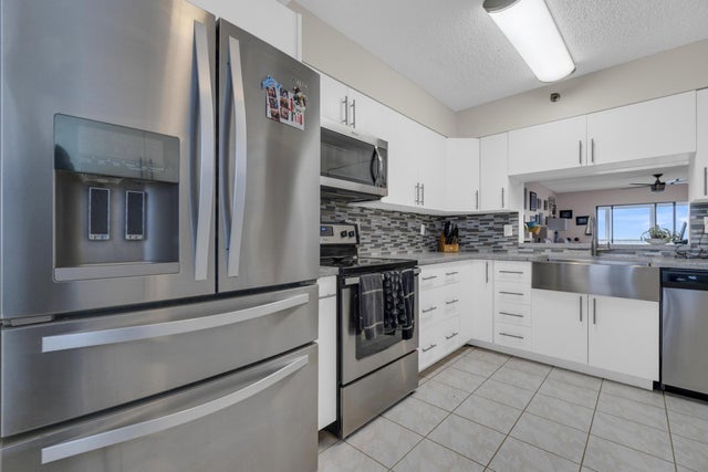 4 of 71 - 7240 Huntington Lane #802, Delray Beach, FL
