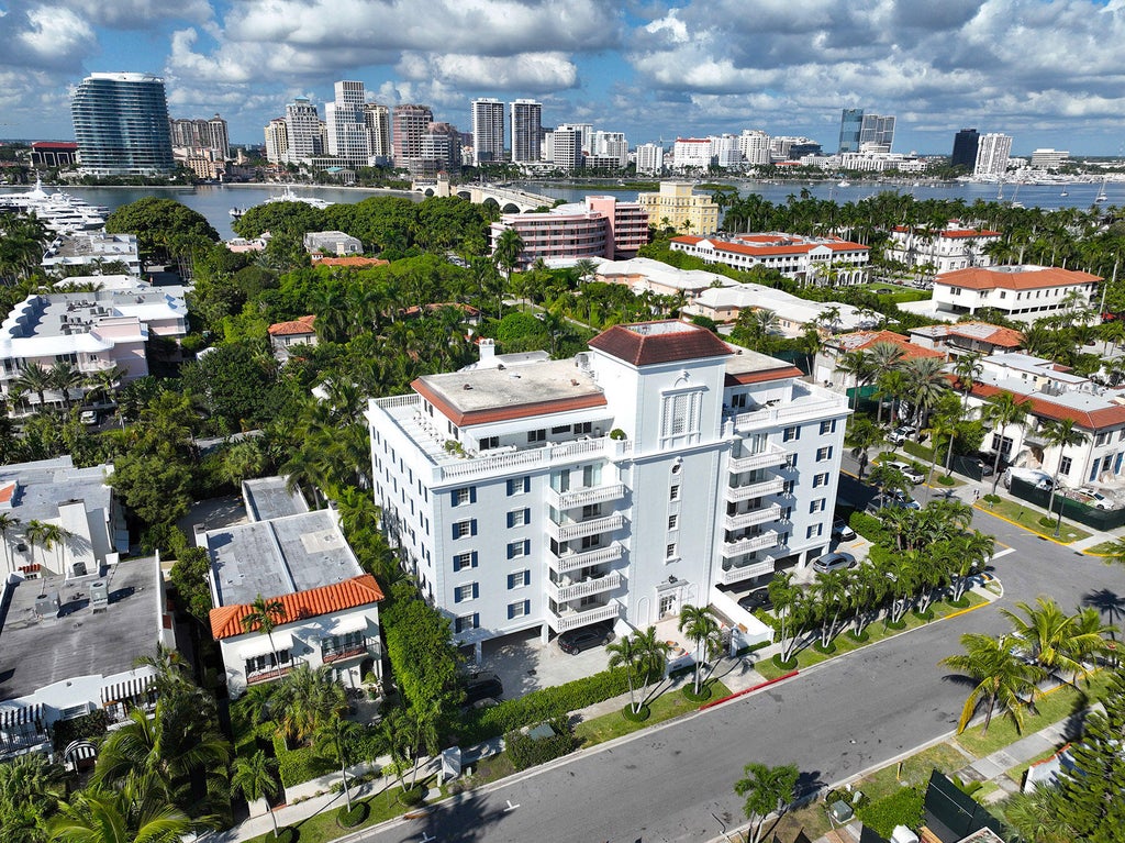 330 Cocoanut Row #1b, Palm Beach