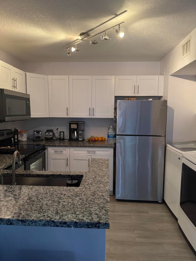 3 of 8 - 3526 E Gardens East Dr E #a, Palm Beach Gardens, FL