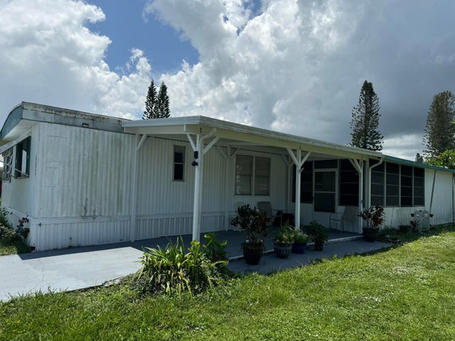1 of 38 - 402 Dakota Wy, Fort Pierce, FL
