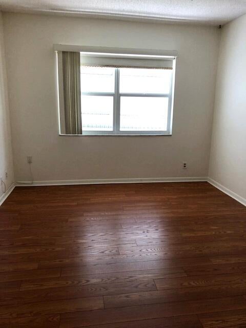 5 of 7 - 1115 Lake Terrace #210, Boynton Beach, FL