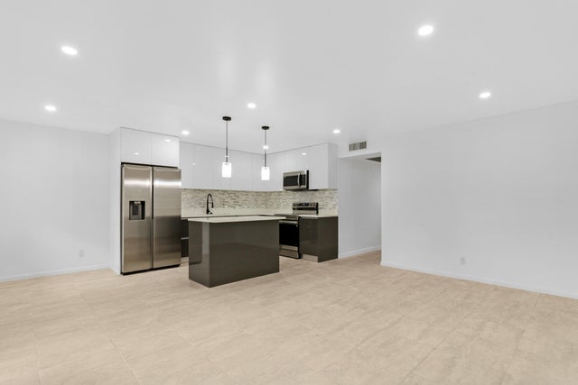 3 of 24 - 1039 Newport #h, Deerfield Beach, FL