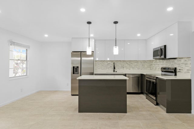 5 of 24 - 1039 Newport #h, Deerfield Beach, FL