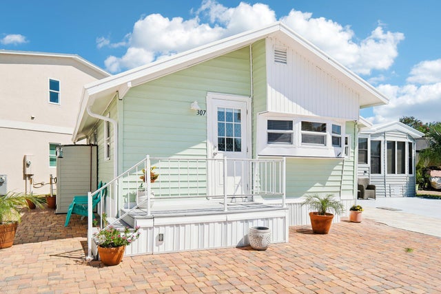 2 of 35 - 307 Nettles Blvd, Jensen Beach, FL