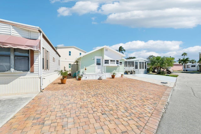 4 of 35 - 307 Nettles Blvd, Jensen Beach, FL