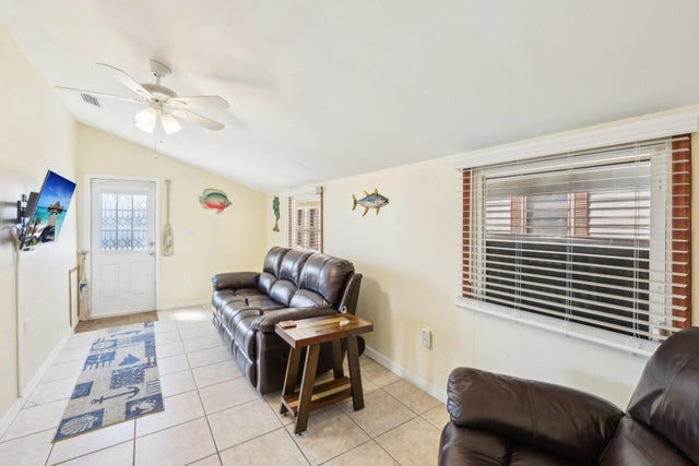 5 of 35 - 307 Nettles Blvd, Jensen Beach, FL